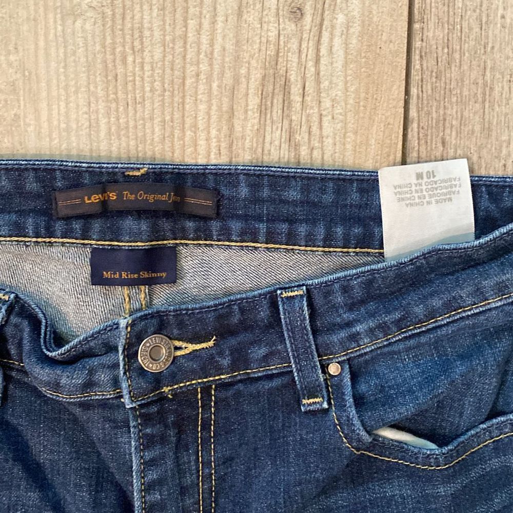 Levi’s Size 10 Mid Rise Skinny Jeans - Picture 3 of 5